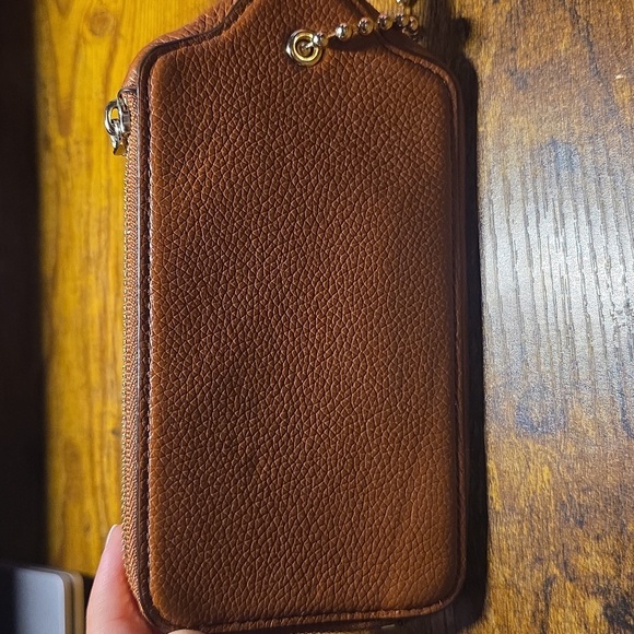 COACH HANGTAG MULTIFUNCTION CASE In Brown Pebble Leather - Picture 3 of 5